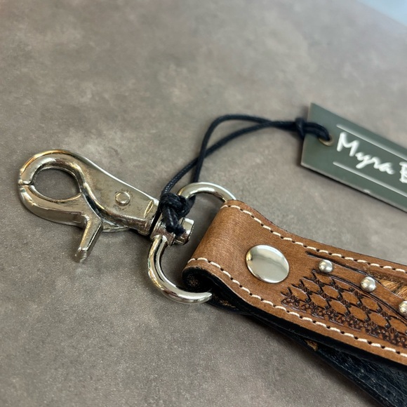 Myra Bag Bronco Wave Handtooled Leather Keyfob In Oakwood Amber - Picture 3 of 4